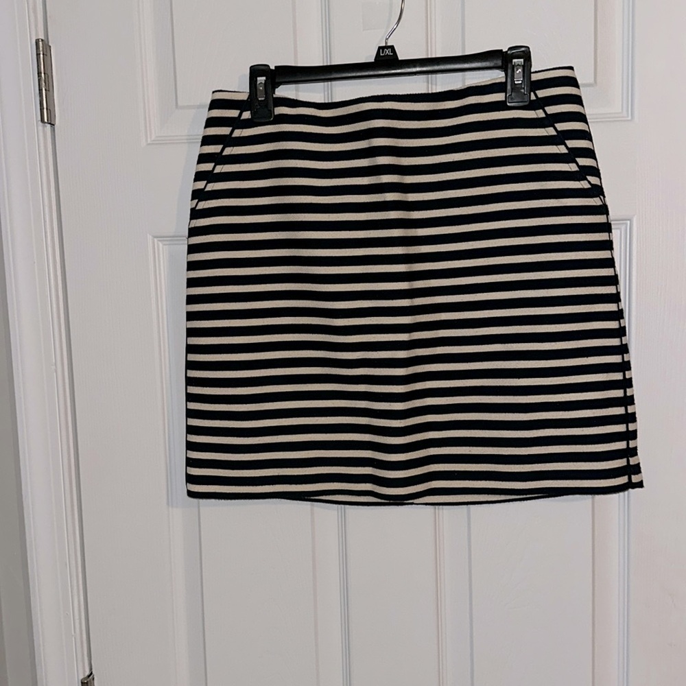 Banana Republic lined skirt 18inches in length